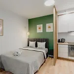 Urban Chic - City Center - Luxury Warsaw Stays - Towarowaab Street