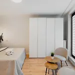 Urban Chic - City Center - Luxury Warsaw Stays - Towarowaab Street