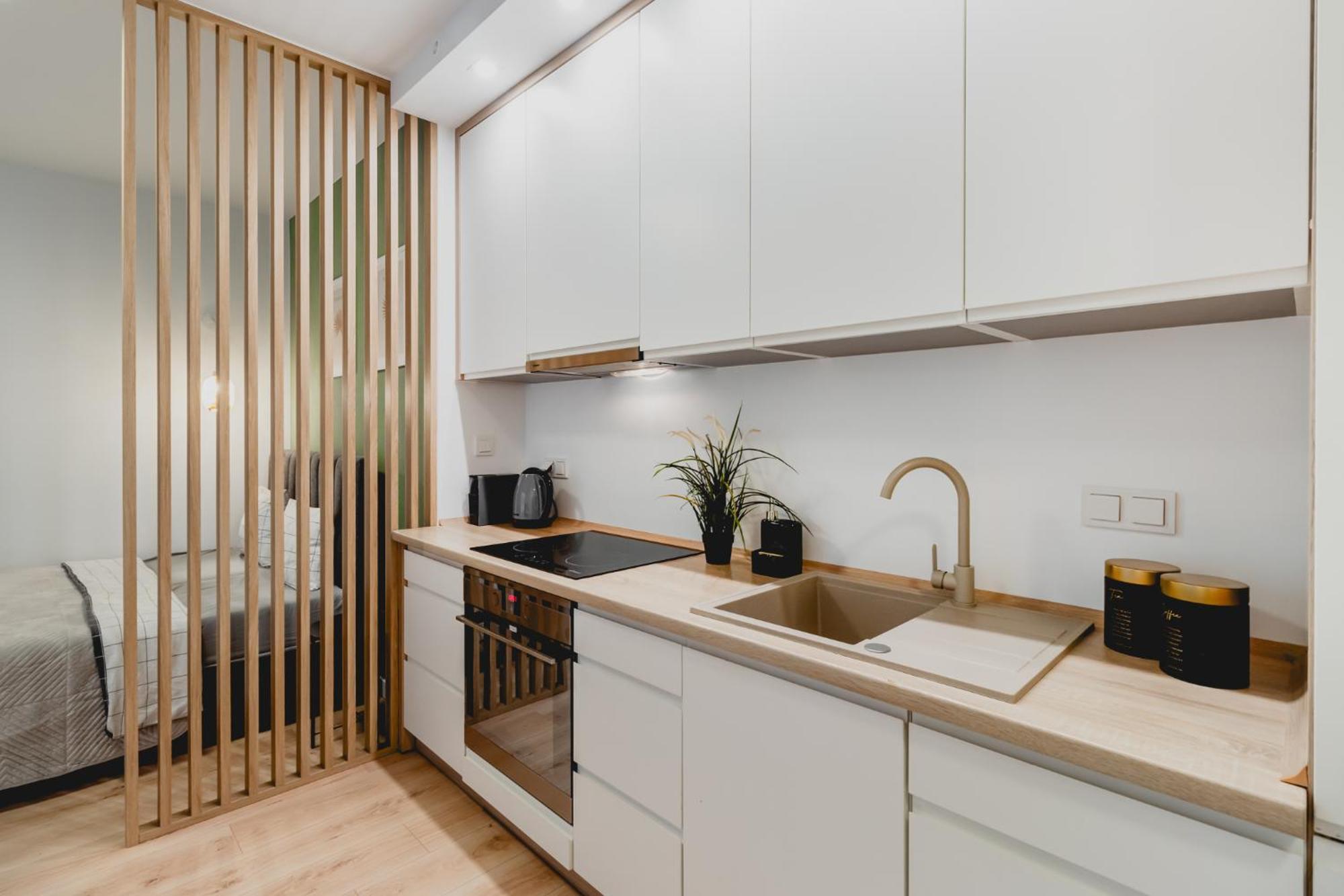 Urban Chic - Center - Luxury - Towarowaab Street *